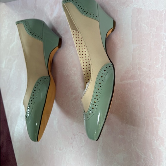 Elegant Cream & Green Women's Pinup Girl Shoes Brand New -vintage 1950s inspired - Picture 11 of 11